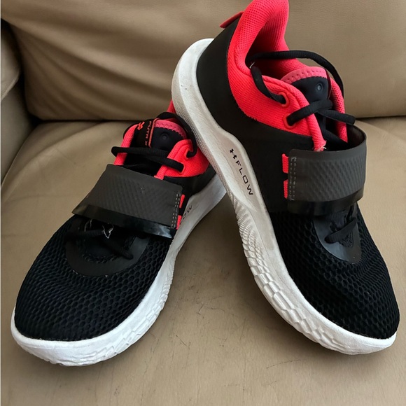 Under Armour Ladies Black and Red Sneakers - Picture 1 of 8